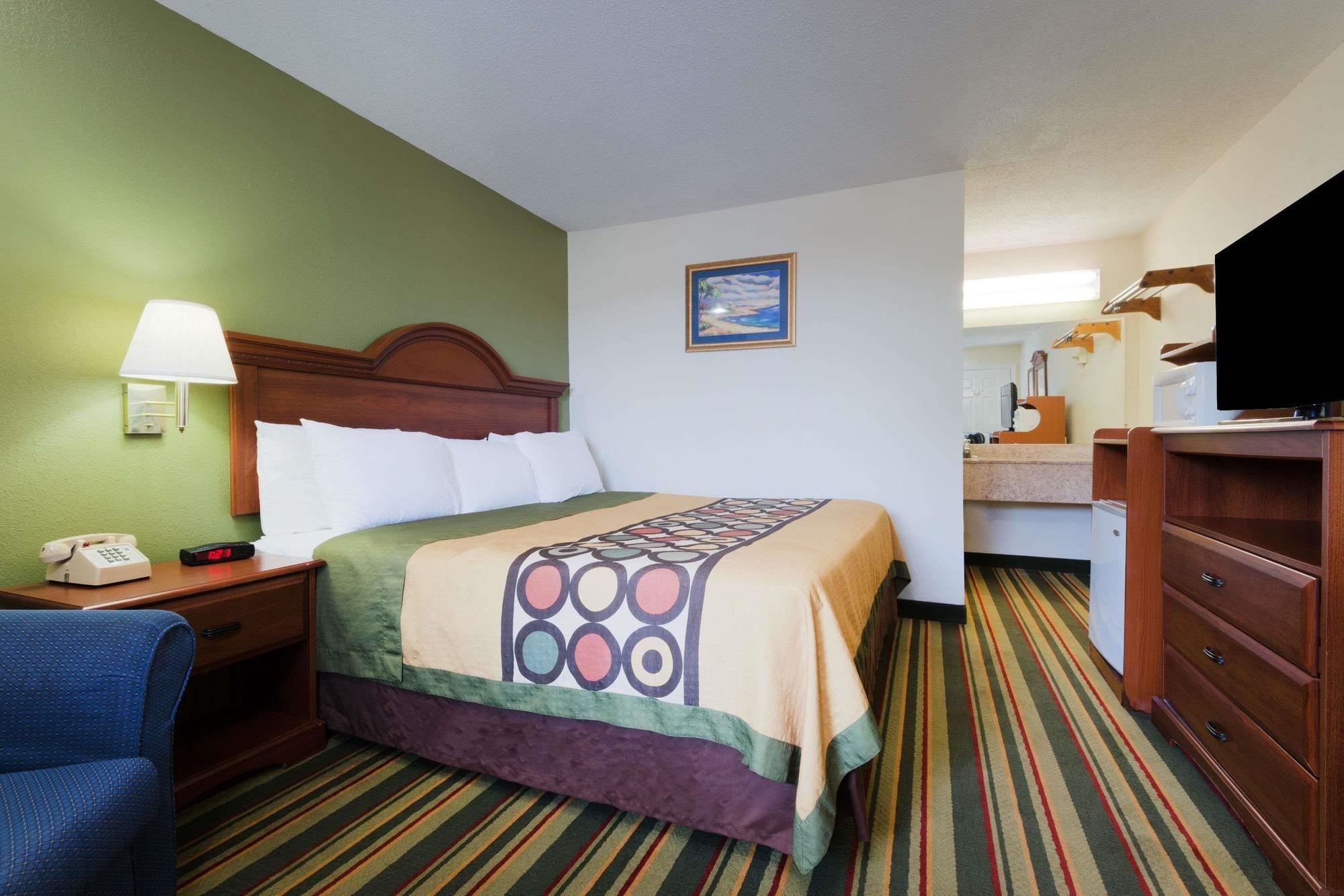 Baymont By Wyndham Troy Hotel Buitenkant foto