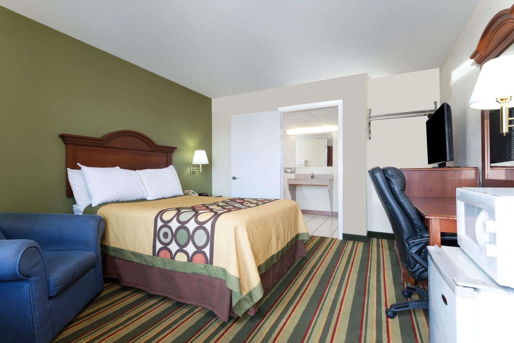 Baymont By Wyndham Troy Hotel Buitenkant foto