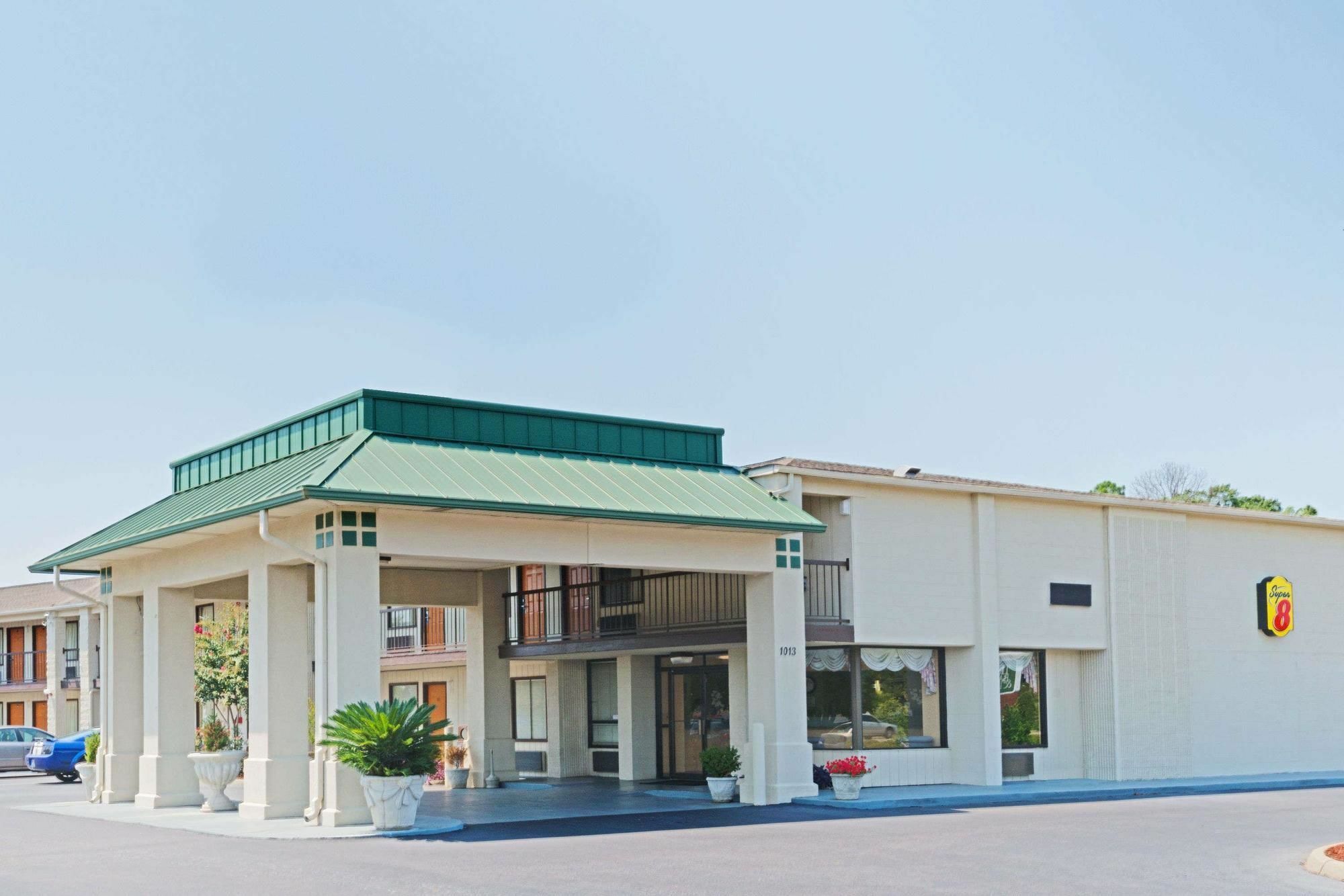 Baymont By Wyndham Troy Hotel Buitenkant foto